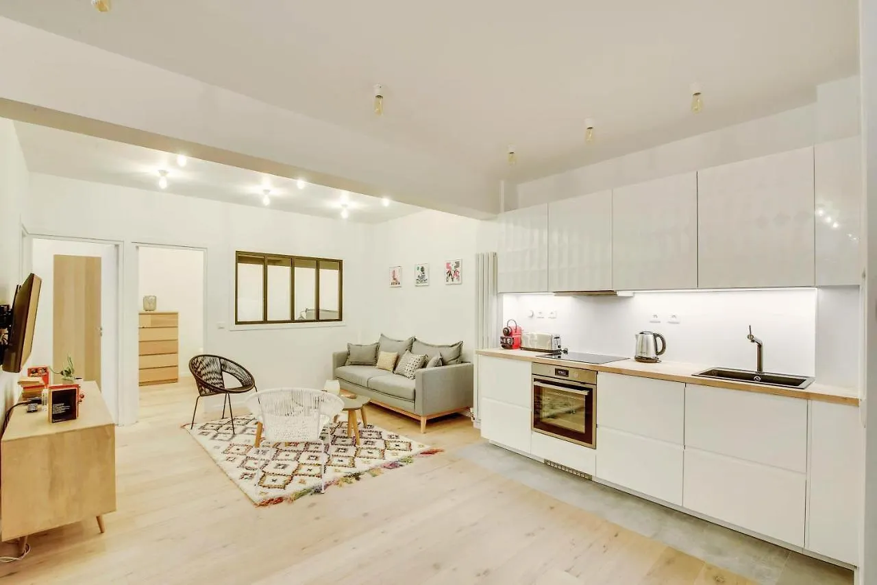 Lägenhet & Stylish Renovated Parisian / 6-8 Guests *